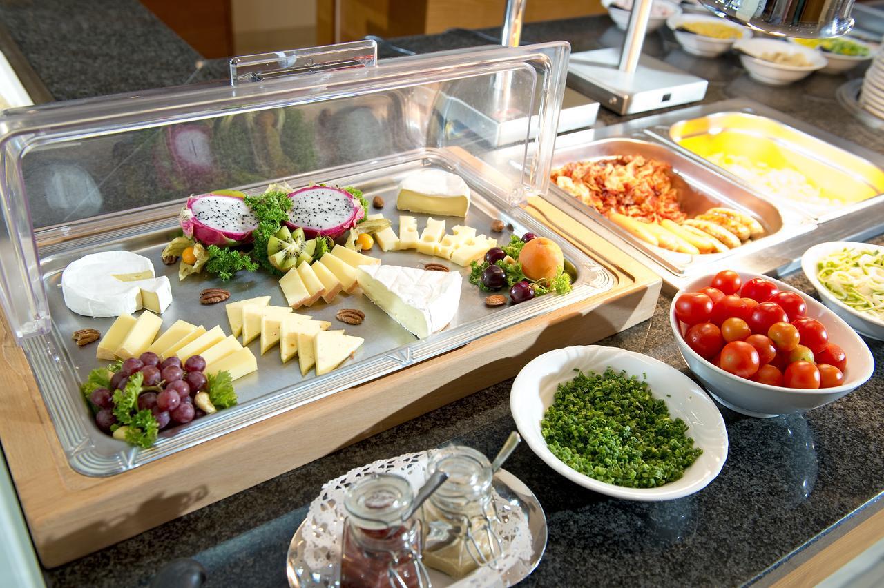洛伊佩尔斯多夫四季酒店 Fürstenfeld 外观 照片